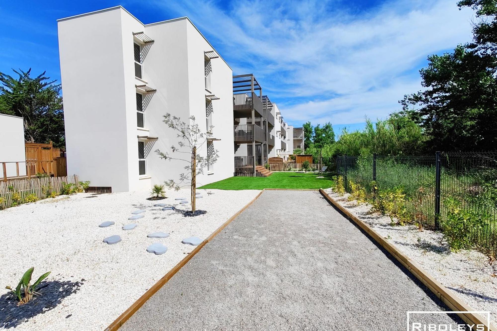 Superbe T3 Climatise Avec Wifi A 400M De La Plage Vias Exterior photo