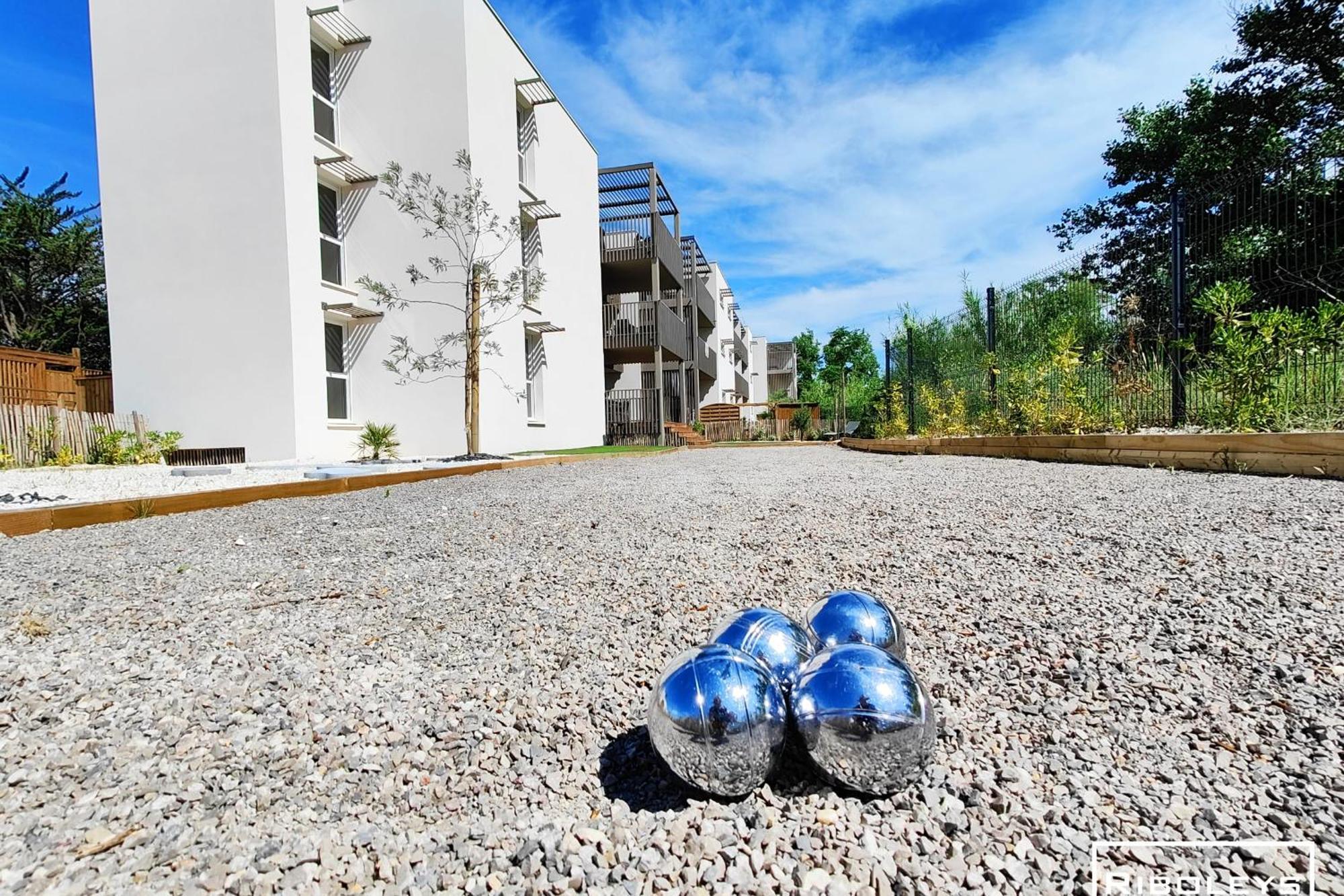 Superbe T3 Climatise Avec Wifi A 400M De La Plage Vias Exterior photo