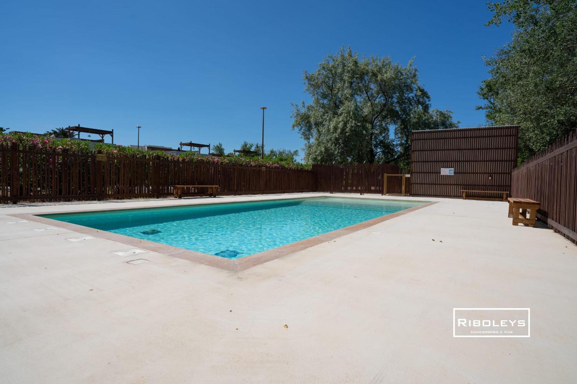 Superbe T3 Climatise Avec Wifi A 400M De La Plage Vias Exterior photo