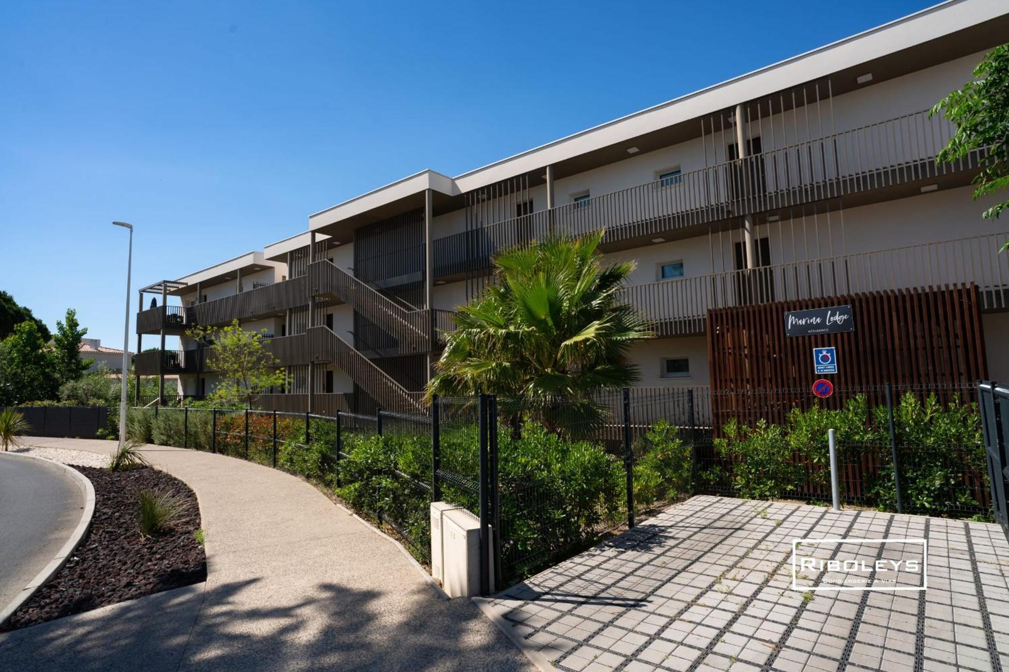 Superbe T3 Climatise Avec Wifi A 400M De La Plage Vias Exterior photo