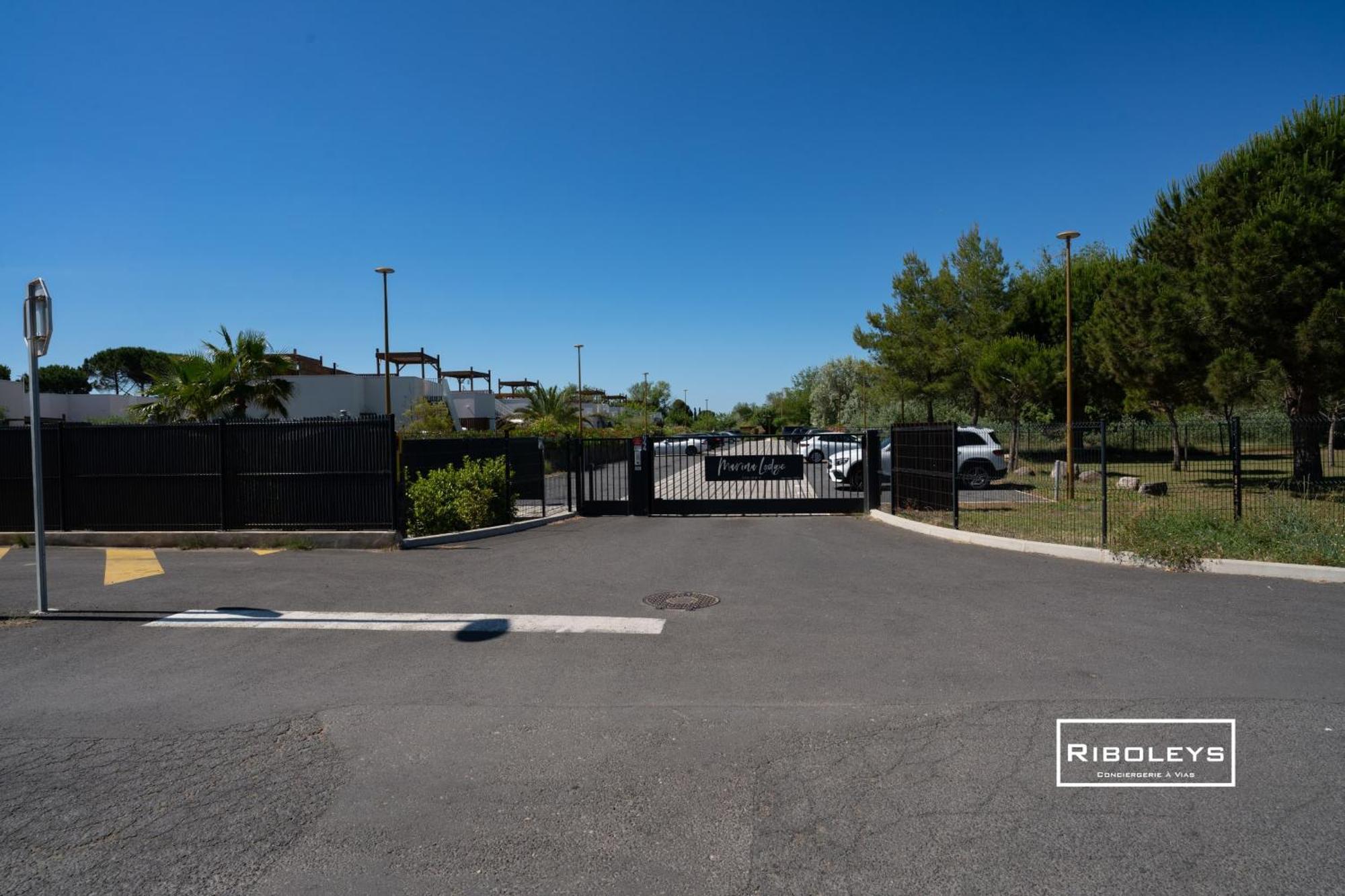 Superbe T3 Climatise Avec Wifi A 400M De La Plage Vias Exterior photo