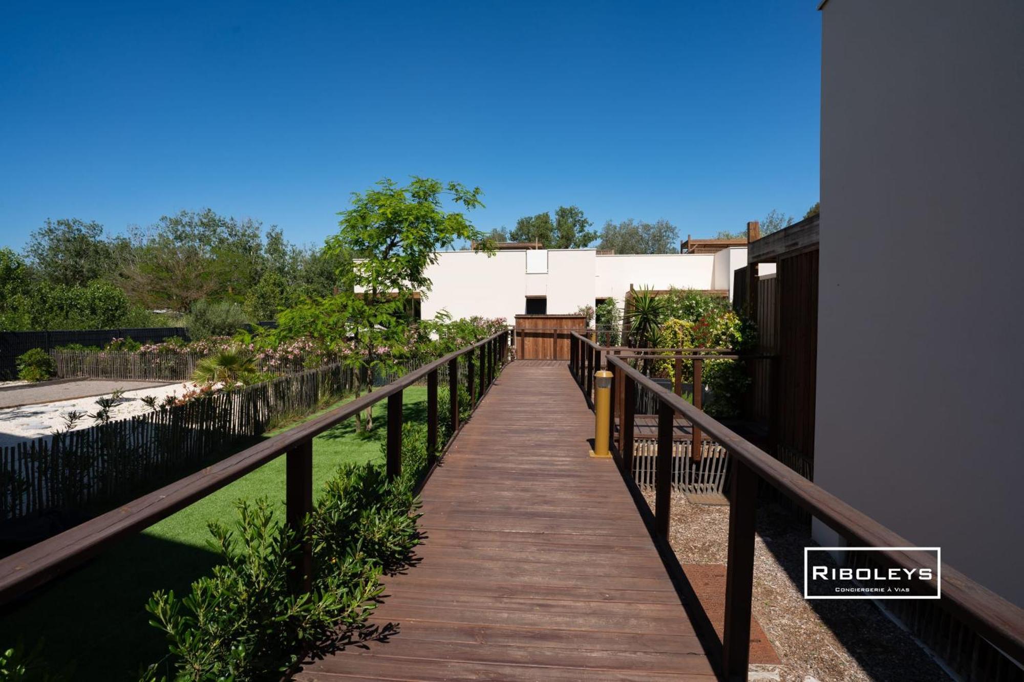 Superbe T3 Climatise Avec Wifi A 400M De La Plage Vias Exterior photo