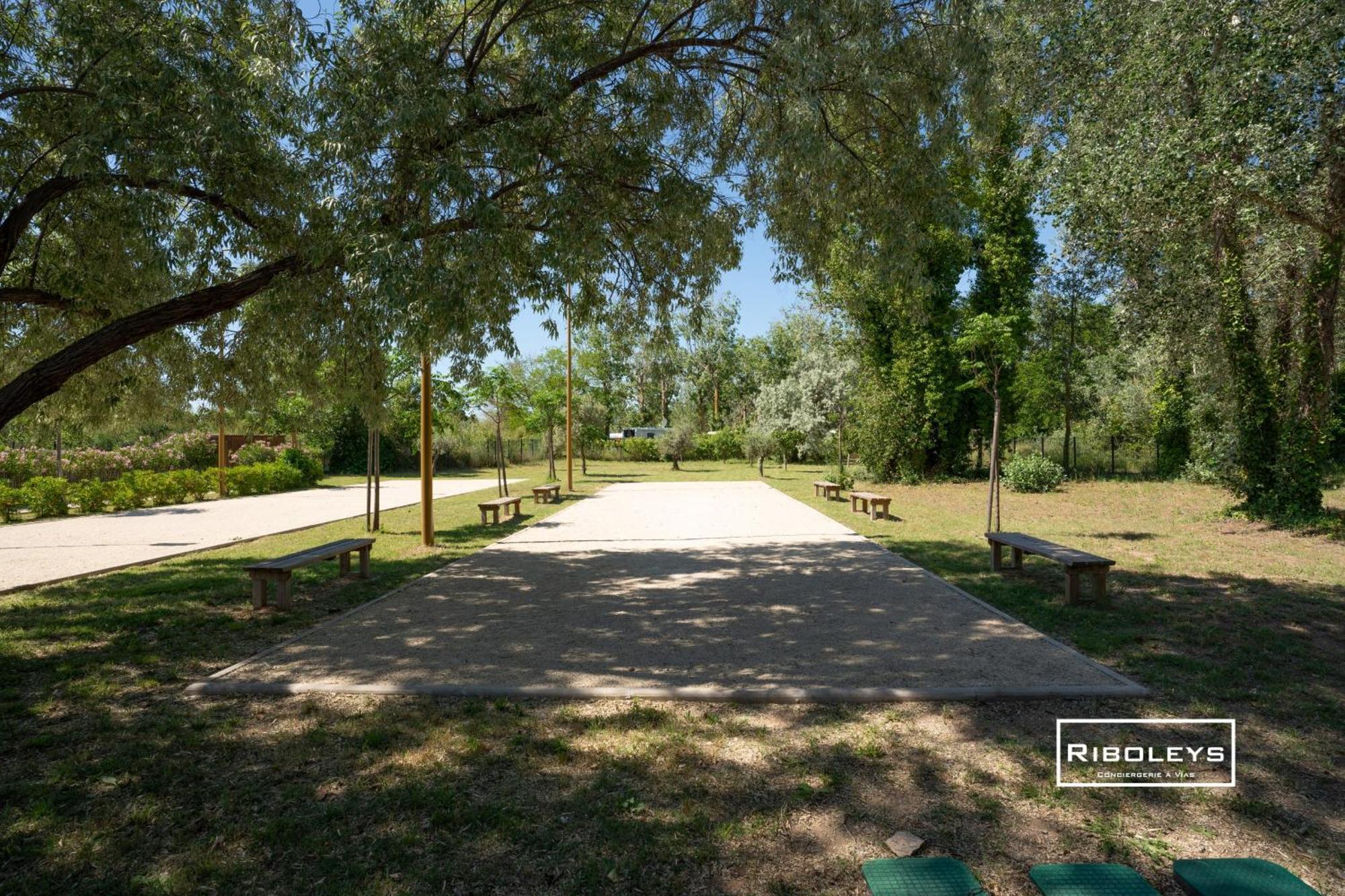Superbe T3 Climatise Avec Wifi A 400M De La Plage Vias Exterior photo