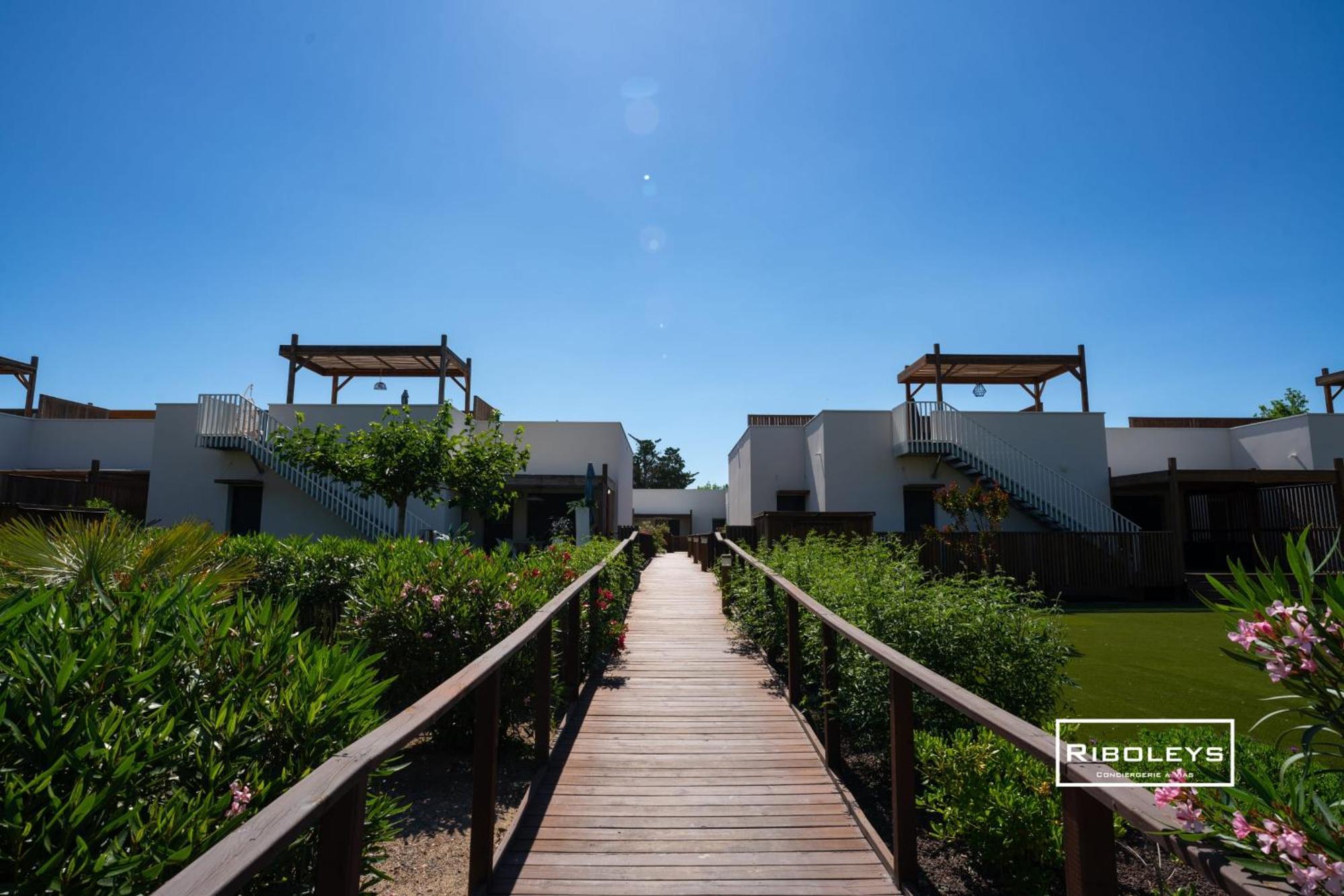Superbe T3 Climatise Avec Wifi A 400M De La Plage Vias Exterior photo