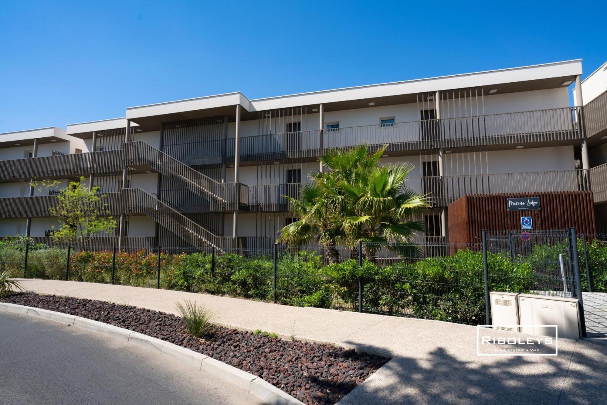 Superbe T3 Climatise Avec Wifi A 400M De La Plage Vias Exterior photo